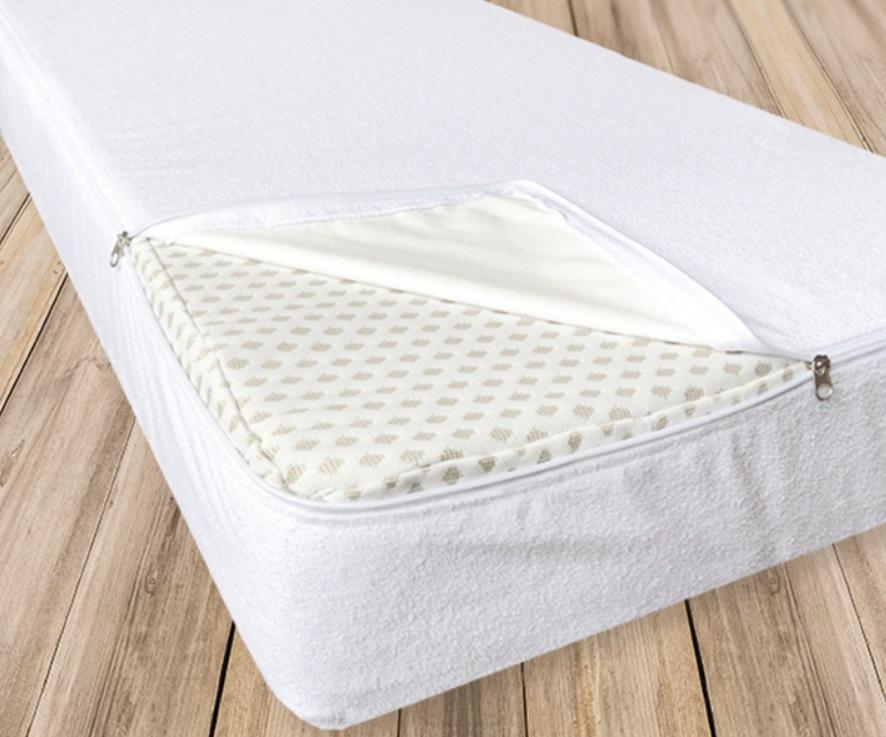 чехол на матрас водонепроницаемый белого цвета аквастоп