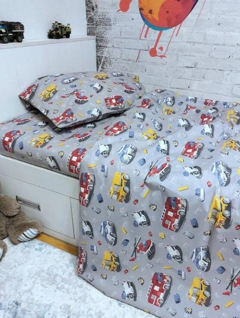 серое постельное белье со спецтранспортом фото 1