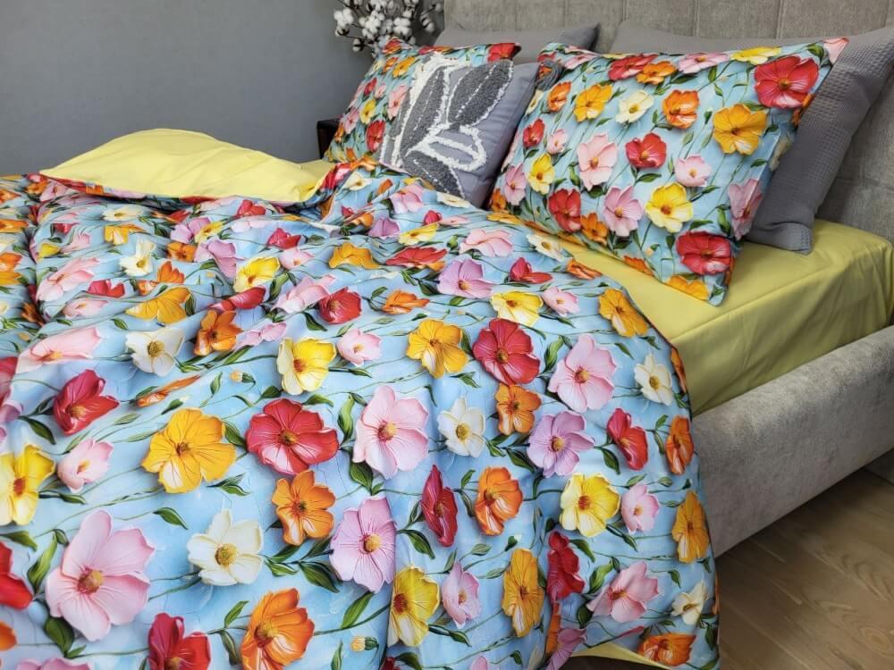 постельное белье 5д с разноцветными цветами на голубом фоне фото 1