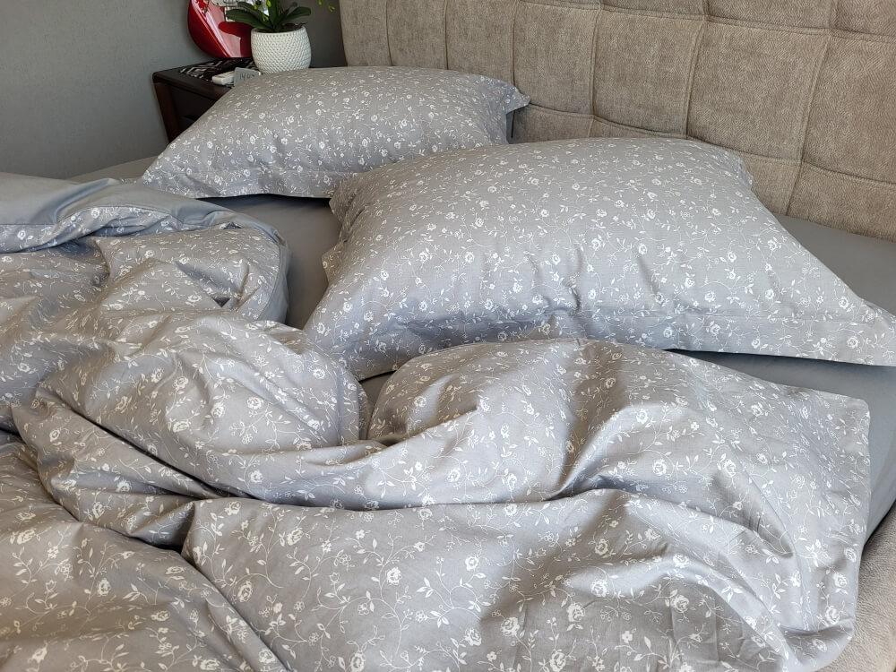 постельное белье ранфорс-коттон серого цвета в мелкий цветочек в стиле прованс фото 1