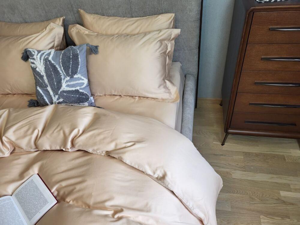 однотонное постельное белье сатин песочного soft salmon цвета фото 1