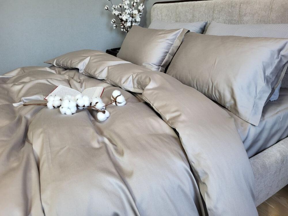 однотонное постельное белье сатин серо-кофейного цвета фото 1