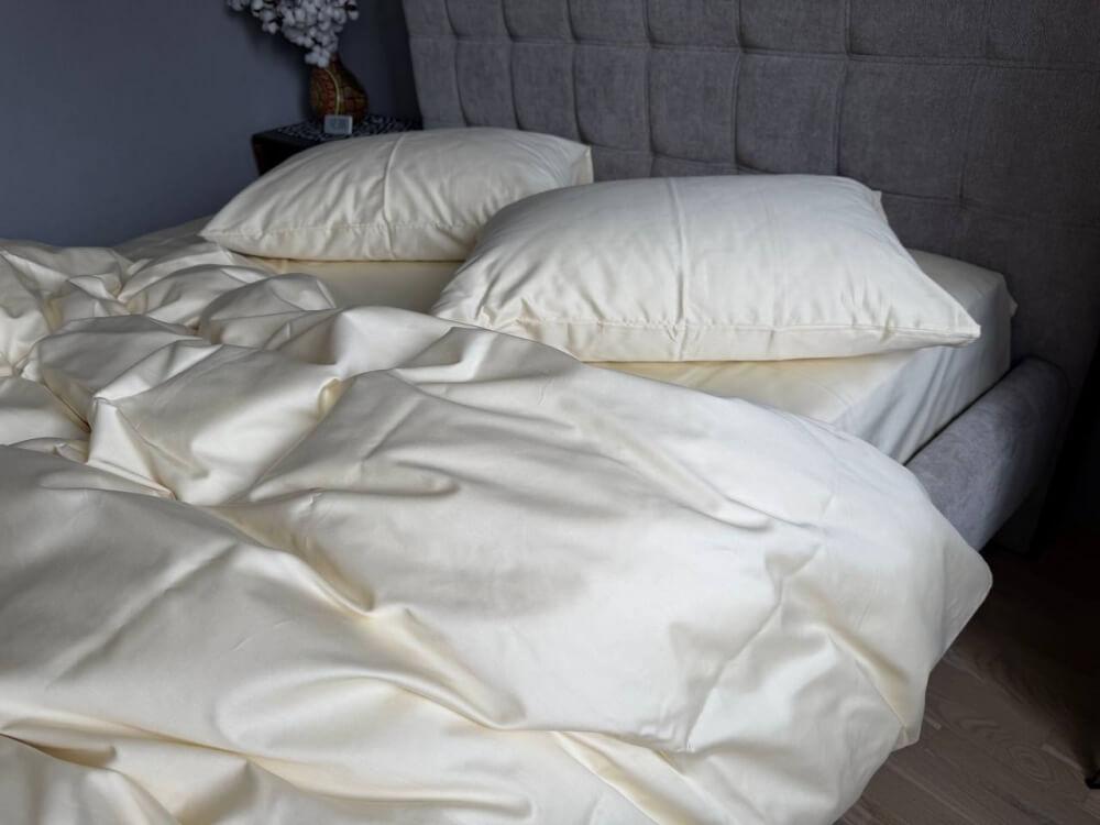 однотонное постельное белье сатин люкс ванильного цвета фото 1