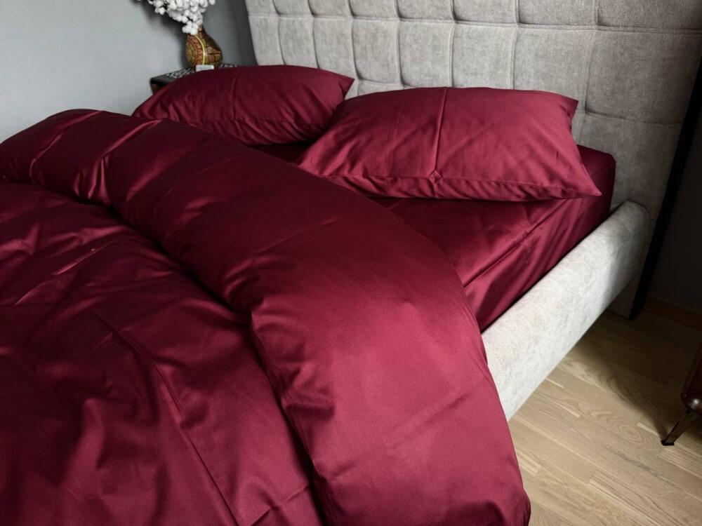 однотонное постельное белье сатин бордового цвета фото 1