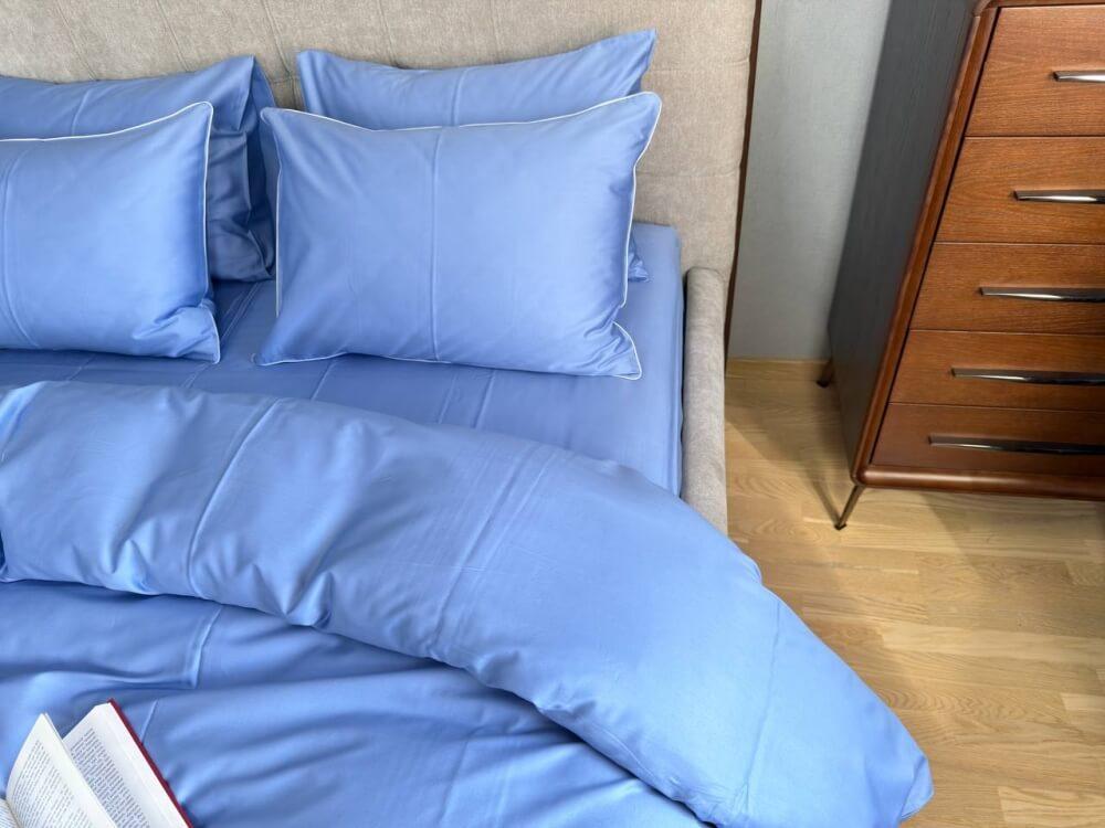 однотонное постельное белье сатин голубого цвета с кантом фото 1