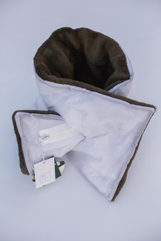 La Paz Scarf Volunteer