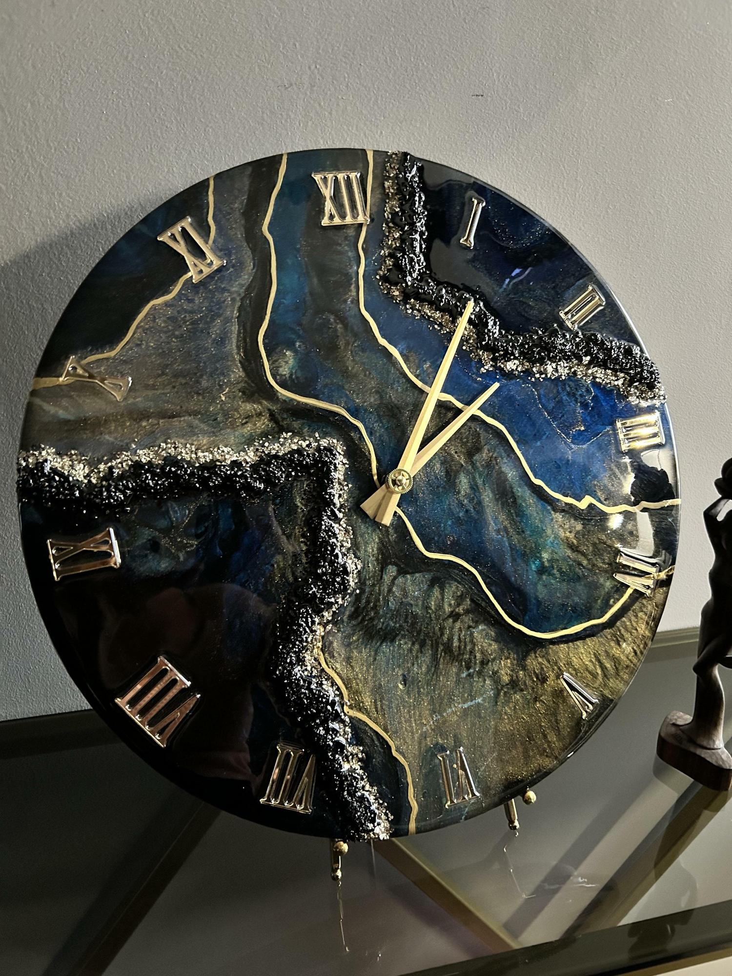 Часы с подсветкой Space