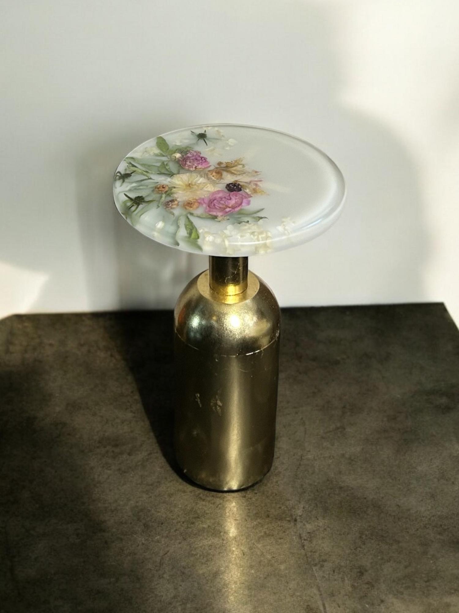 Журнальный столик из серии Duets Flowers, золотой