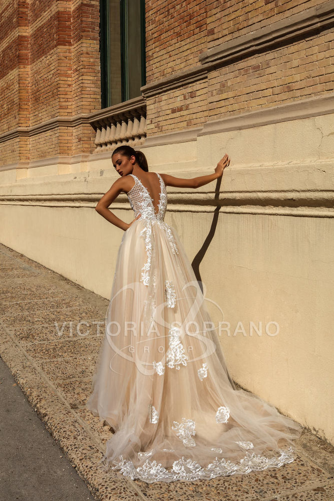 Victoria Soprano Bella