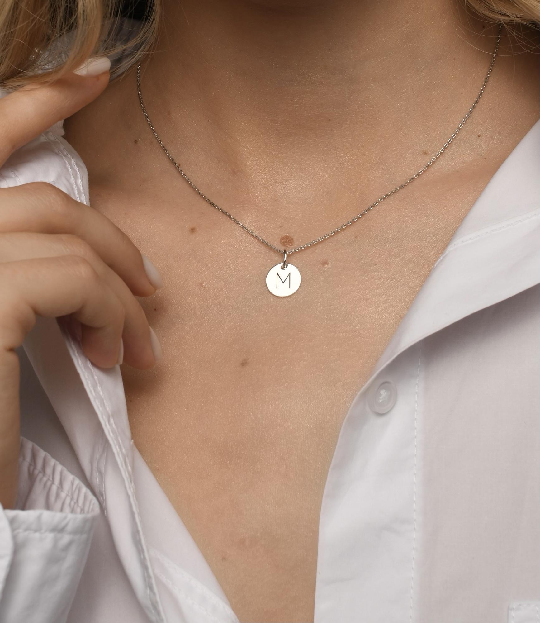 Кольє з ініціалом