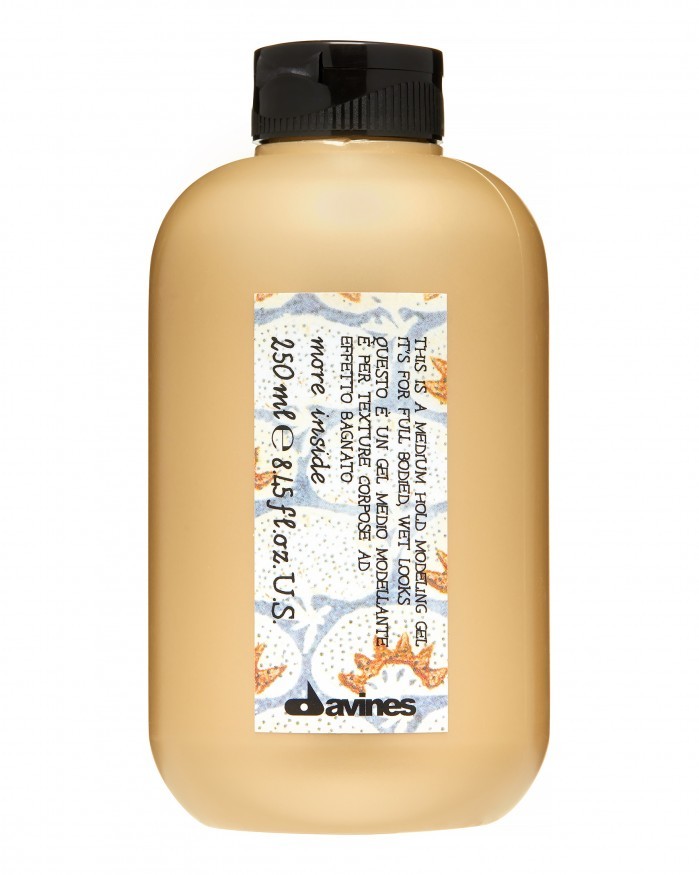 Моделирующий гель для создания эффекта мокрых волос