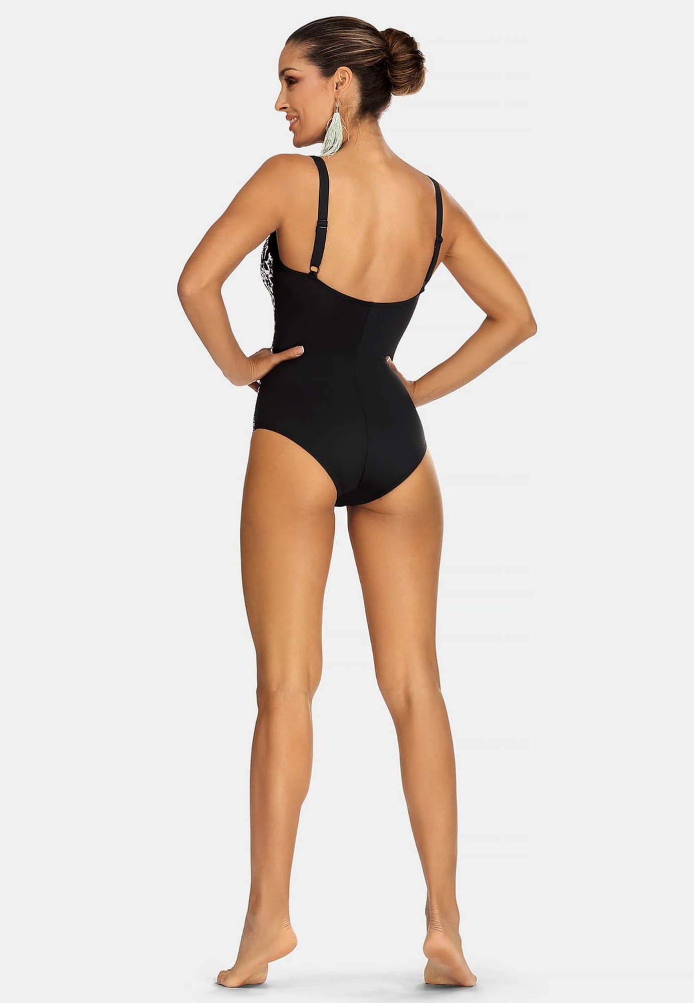 Купальник слитный Geometric F31 822 Feba Польша