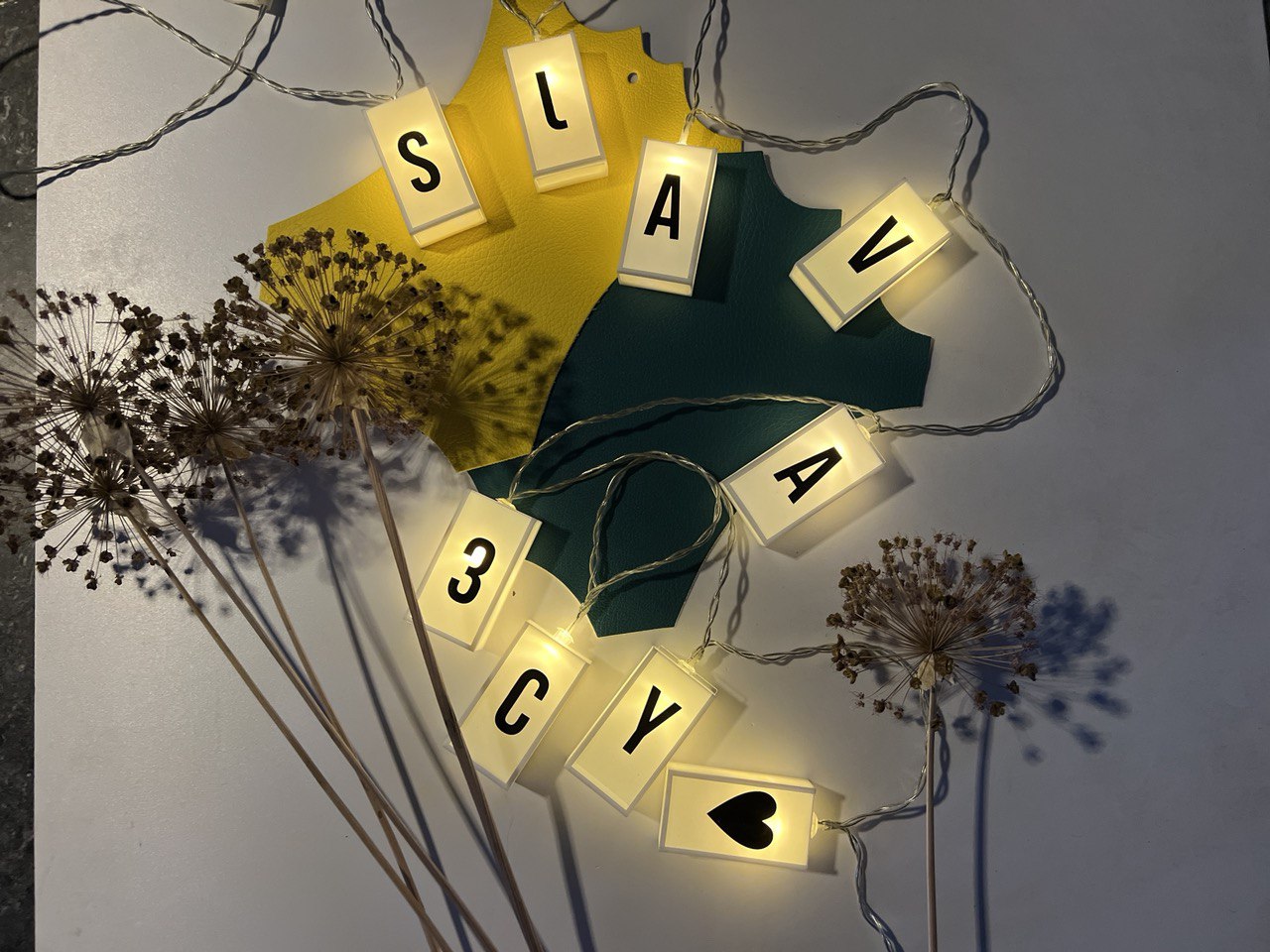 Гирлянда "Мессенджер"