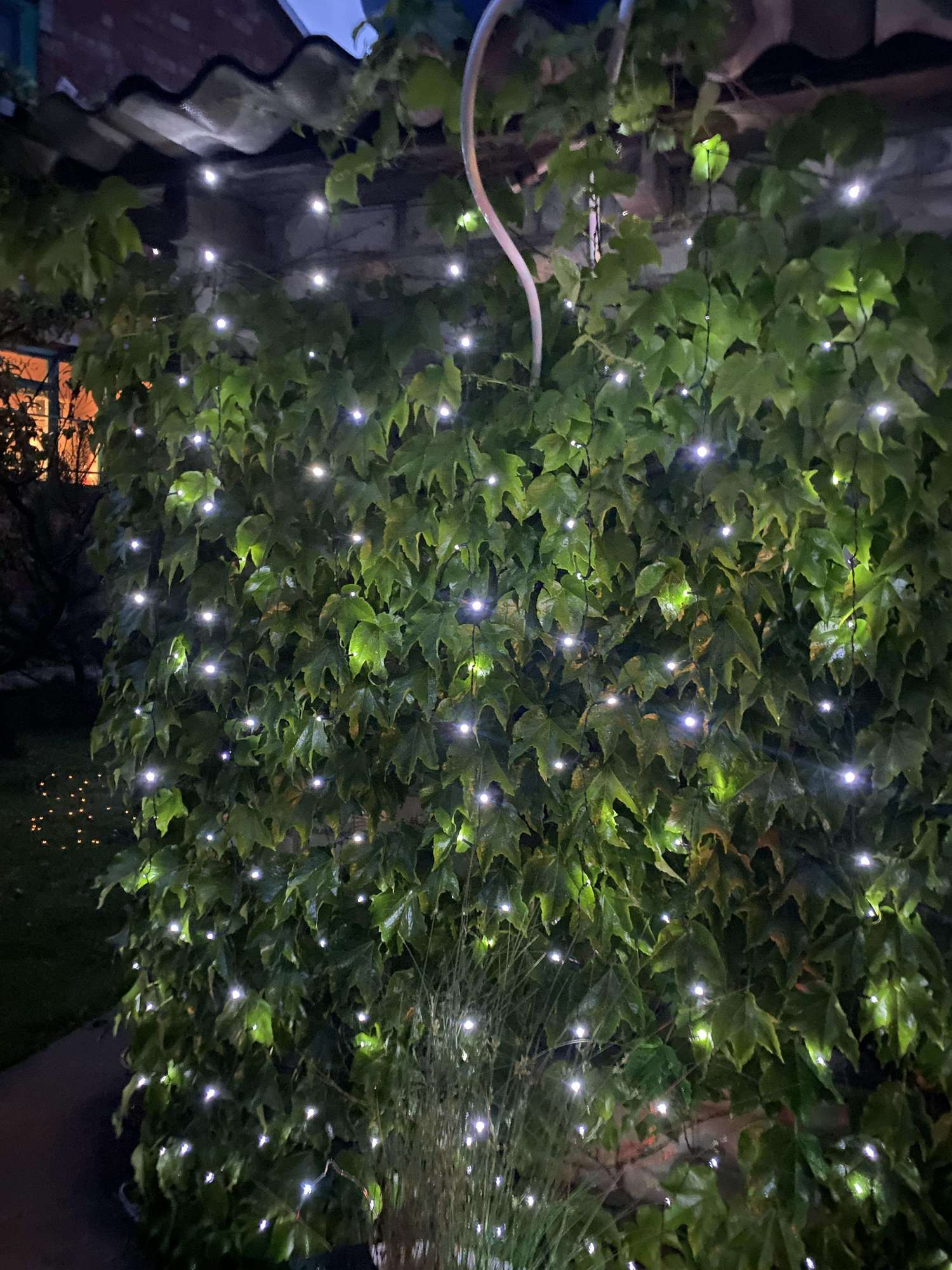 Гирлянда штора на солнечной батарее