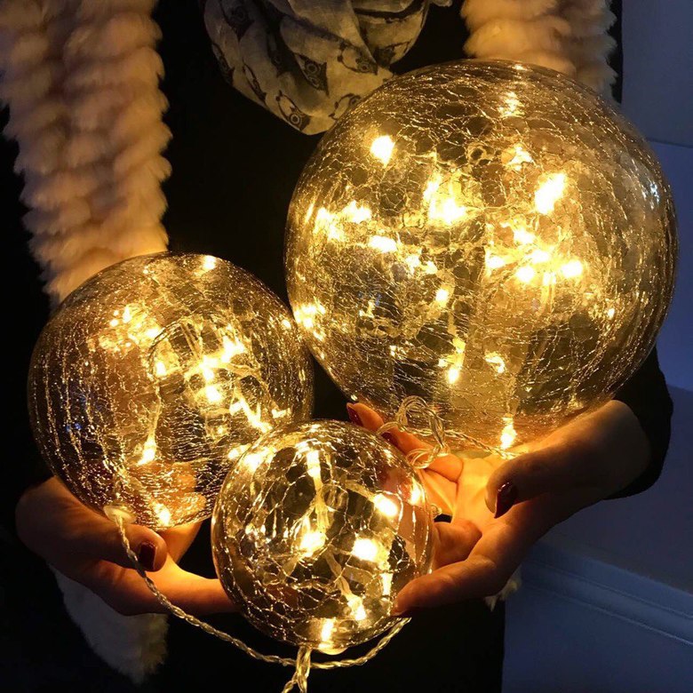 Световой декор "Красные шары"