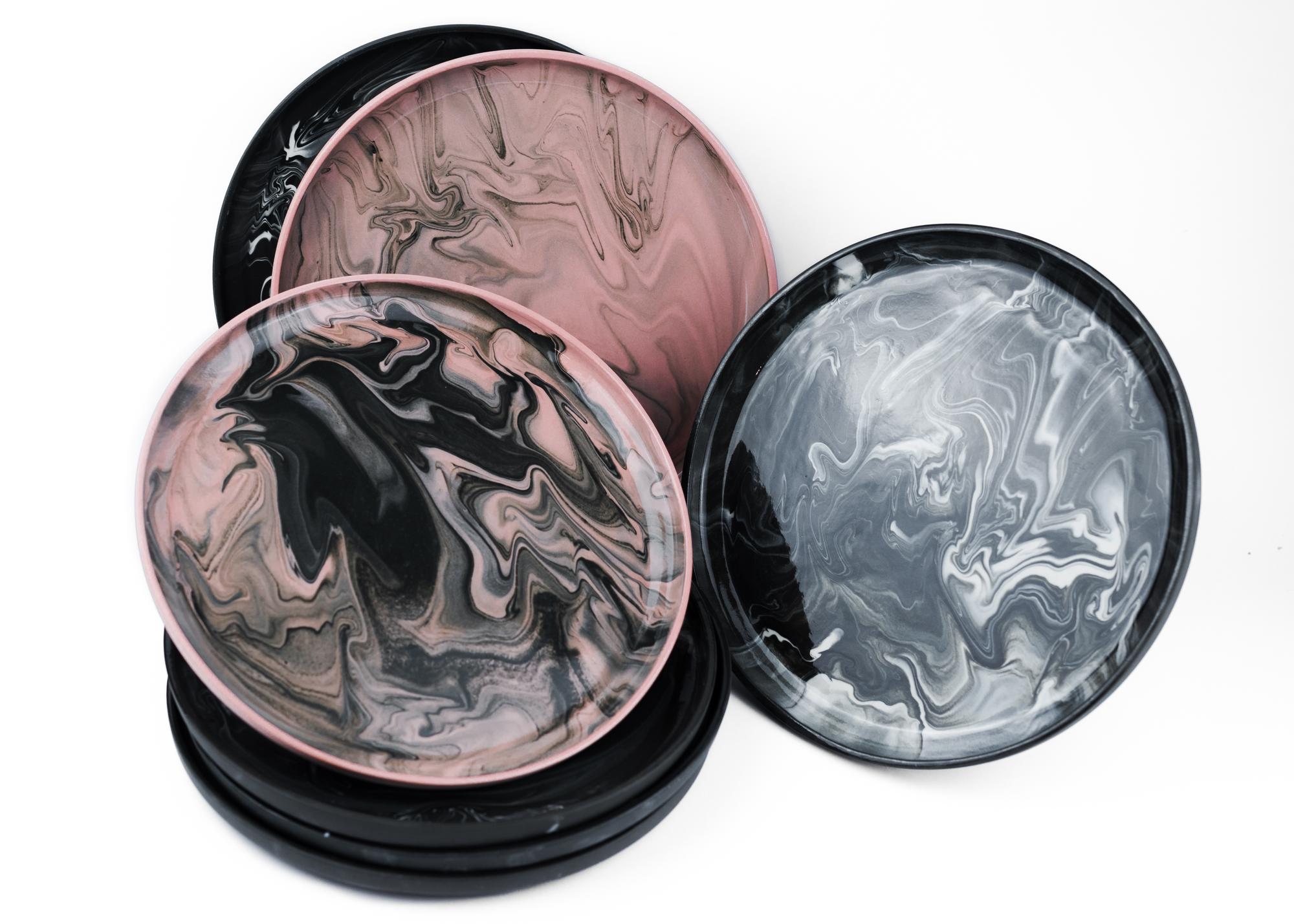 Monochrome collection plates