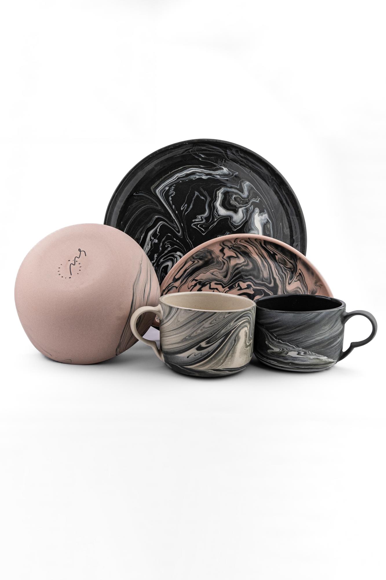 Monochrome collection cups