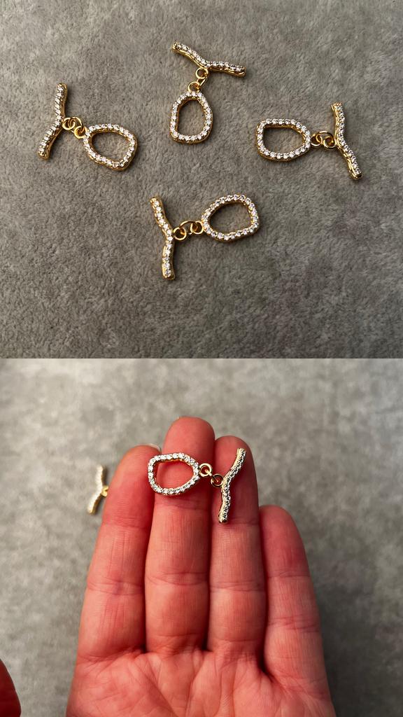 Тогл с позолотой и фианитами