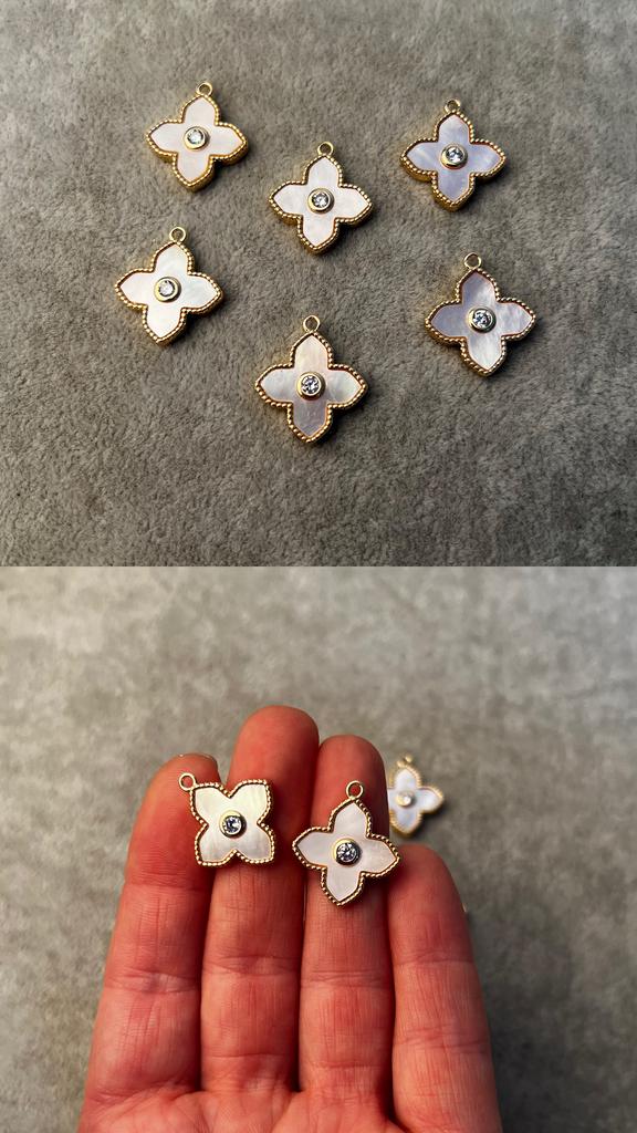 Подвеска с позолотой 21 х 18 мм