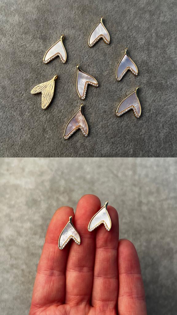 Подвеска с позолотой и перламутром 19 х 12 мм