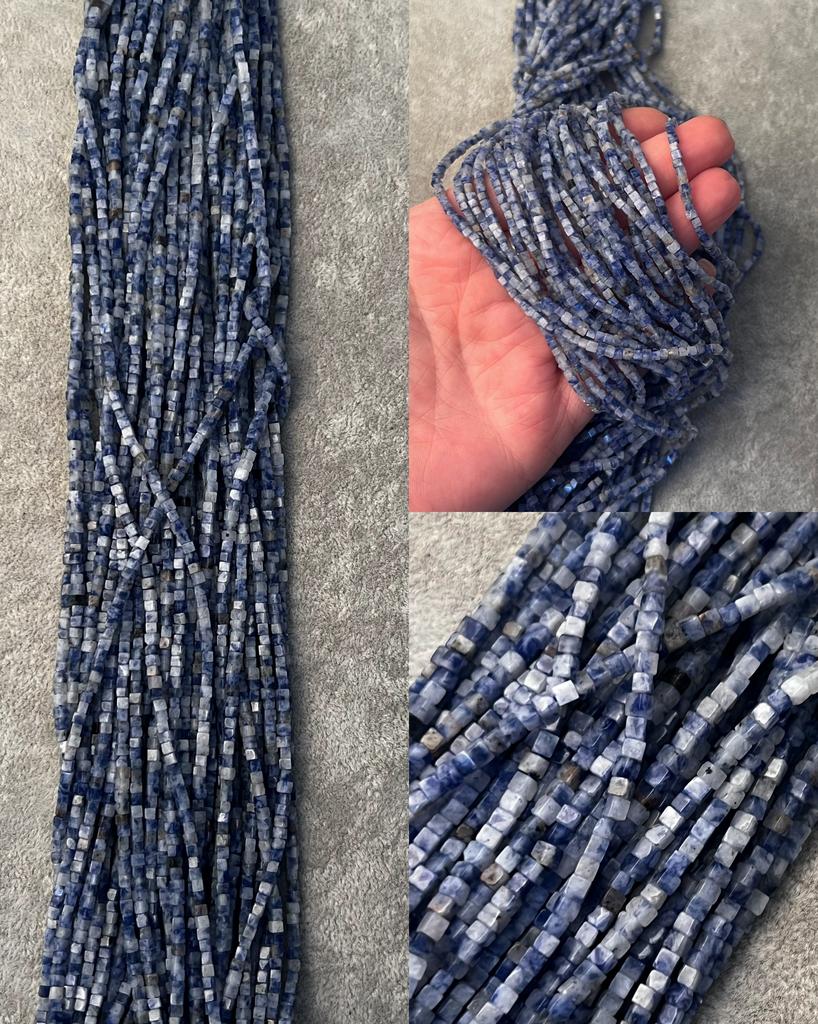 Содалит кубик 2 х 2,5 мм