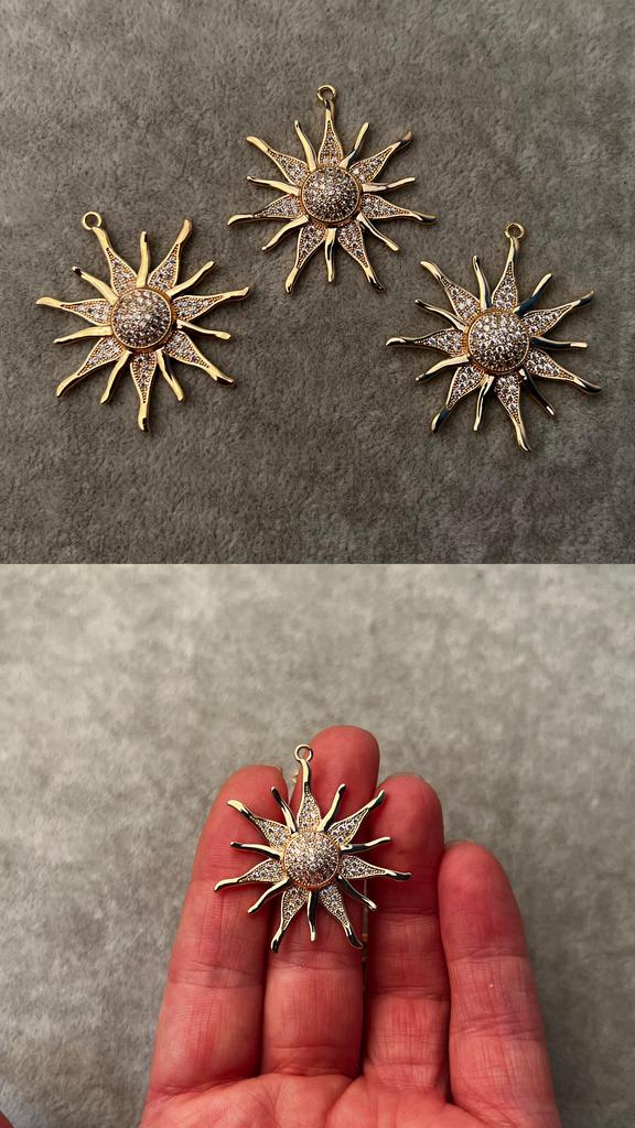 Подвеска с позолотой и фианитами 32мм