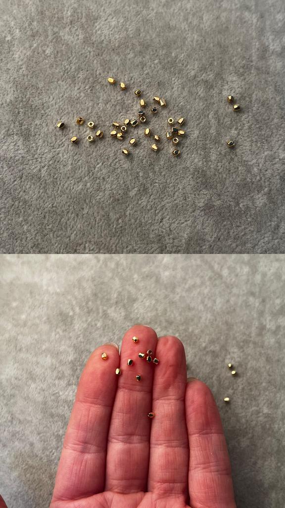 Бусины с позолотой 2 х 2 мм