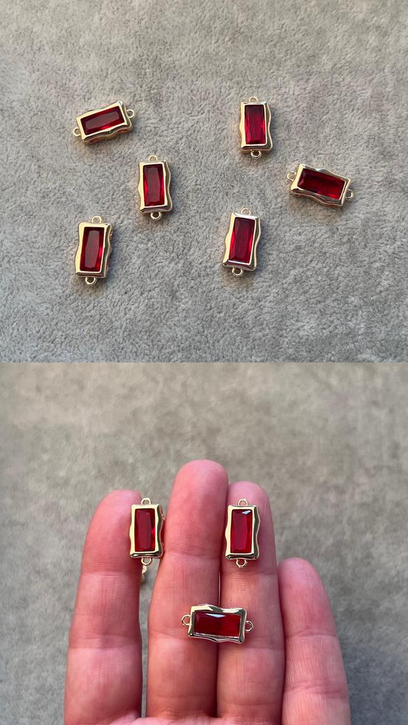 Коннектор с позолотой красный 9 х 18 мм