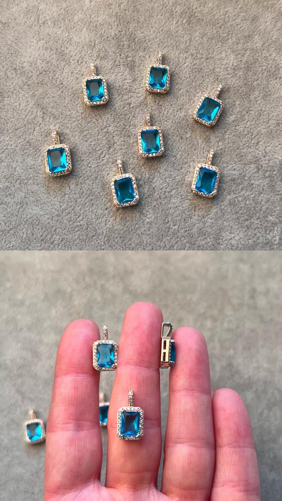 Подвеска с позолотой и фианитами ярко-голубая  11 х 16 мм