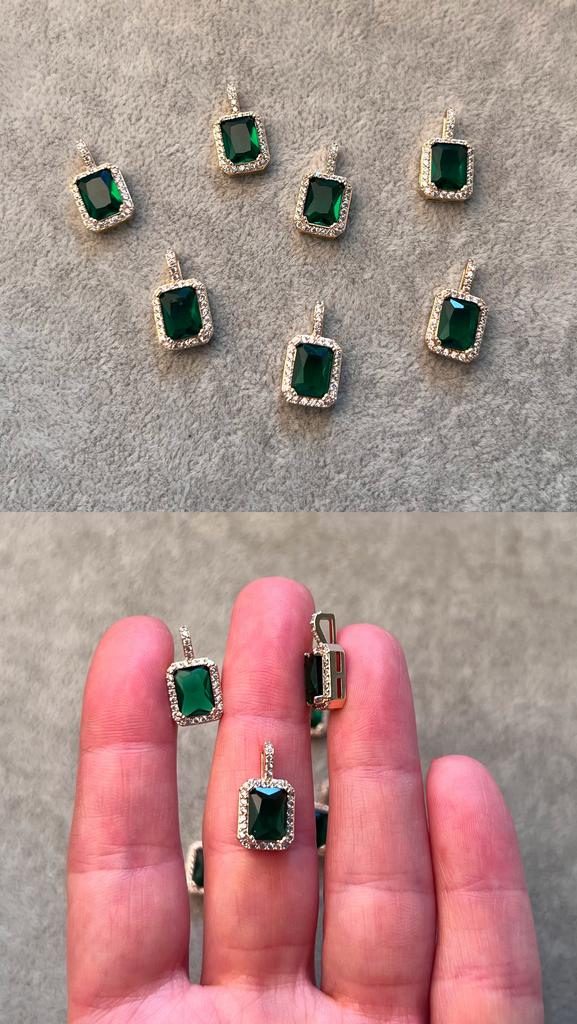 Подвеска с позолотой и фианитами зеленая 11 х 16 мм