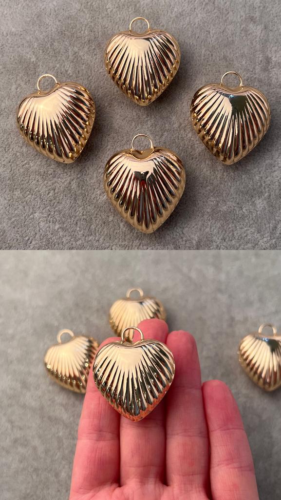 Подвеска с позолотой 30 х 36 мм