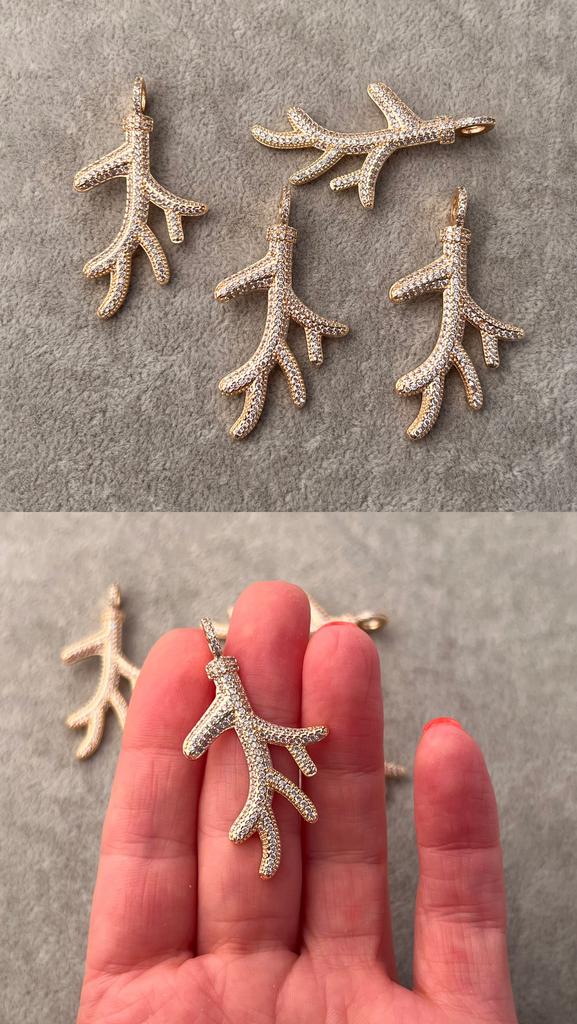 Подвеска с позолотой и фианитами 46 х 25 мм