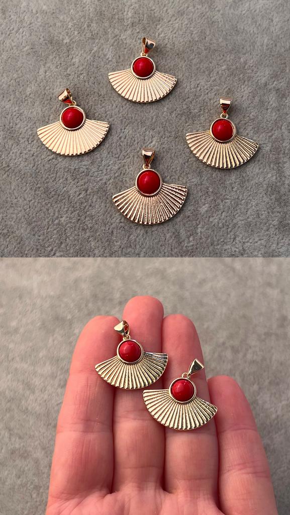 Подвеска с позолотой  23 х 19 мм