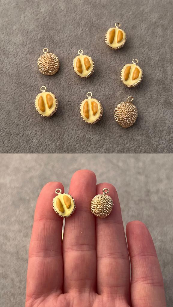 Подвеска с позолотой и эмалью 12 мм