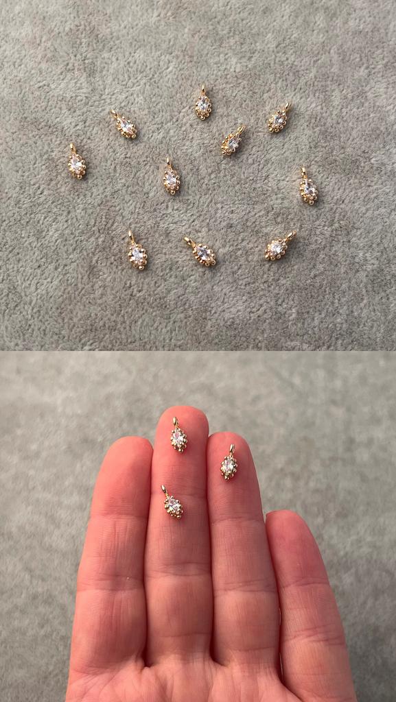 Подвеска с позолотой и фианитом 4.2 х 9 мм