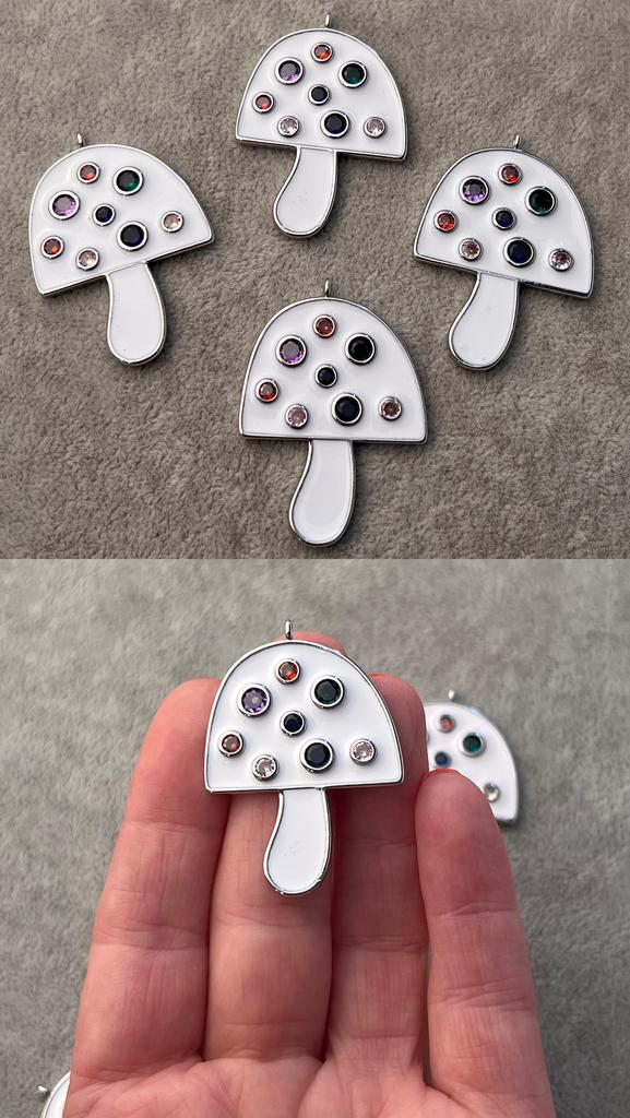 Подвеска родий с эмалью и фианитами 39 х 30 мм