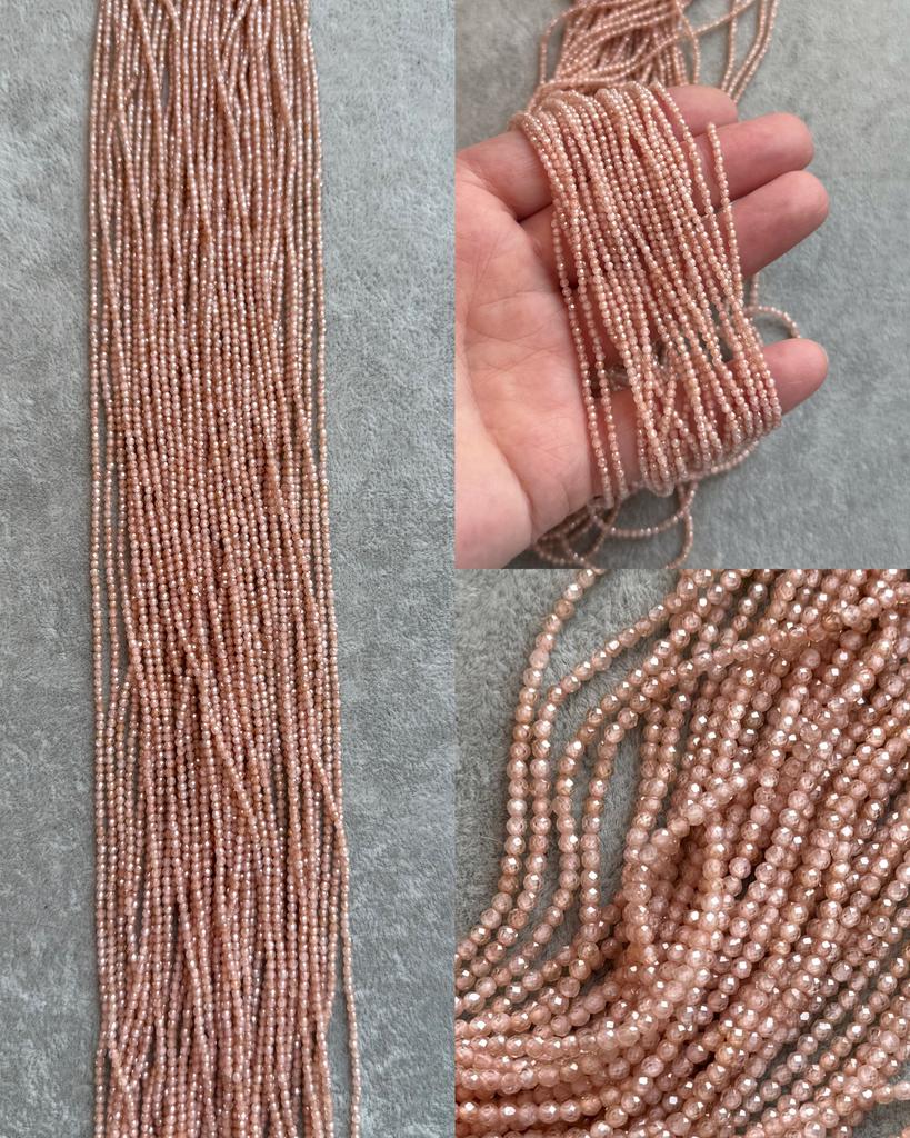 Цирконы персиковые 2 мм