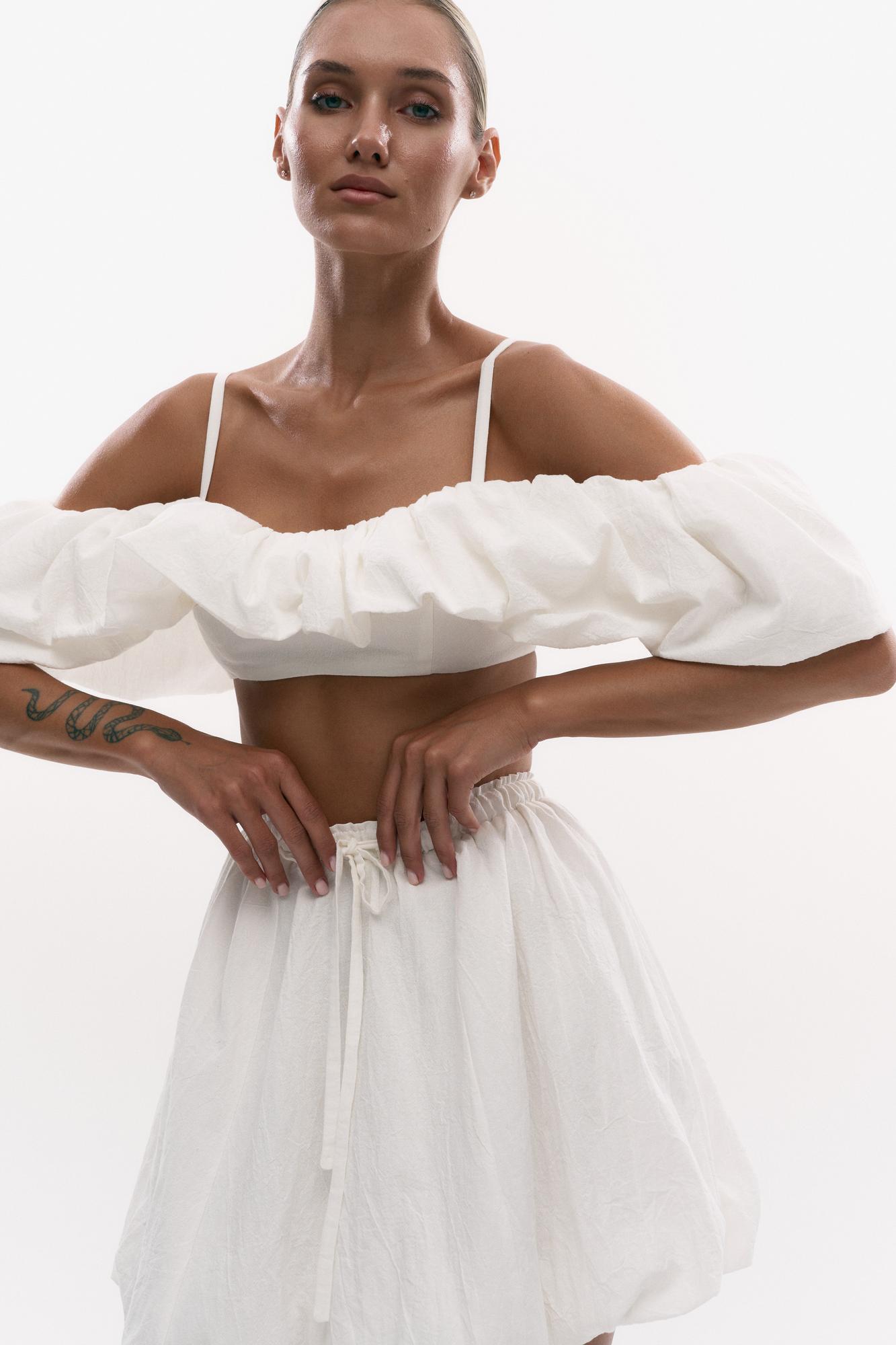 Об'ємний топ