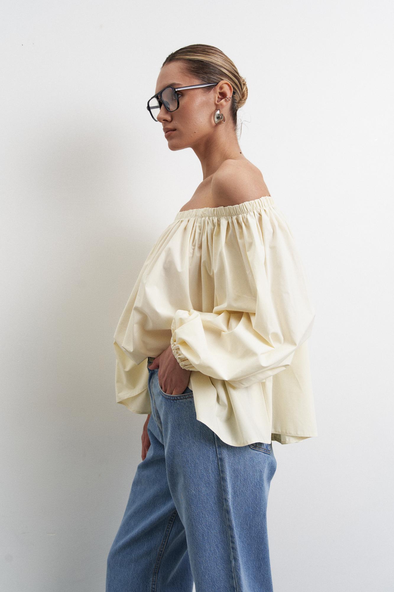 Об'ємна блузка буф