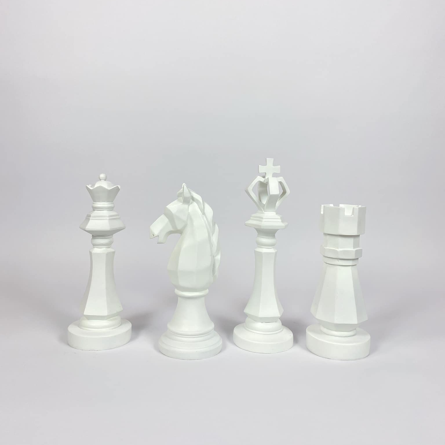 Декор Шахова фігура біла DE-547