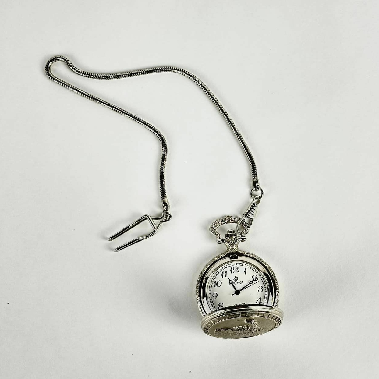 Годинник кишеньковий з ланцюжком білий метал WH-147