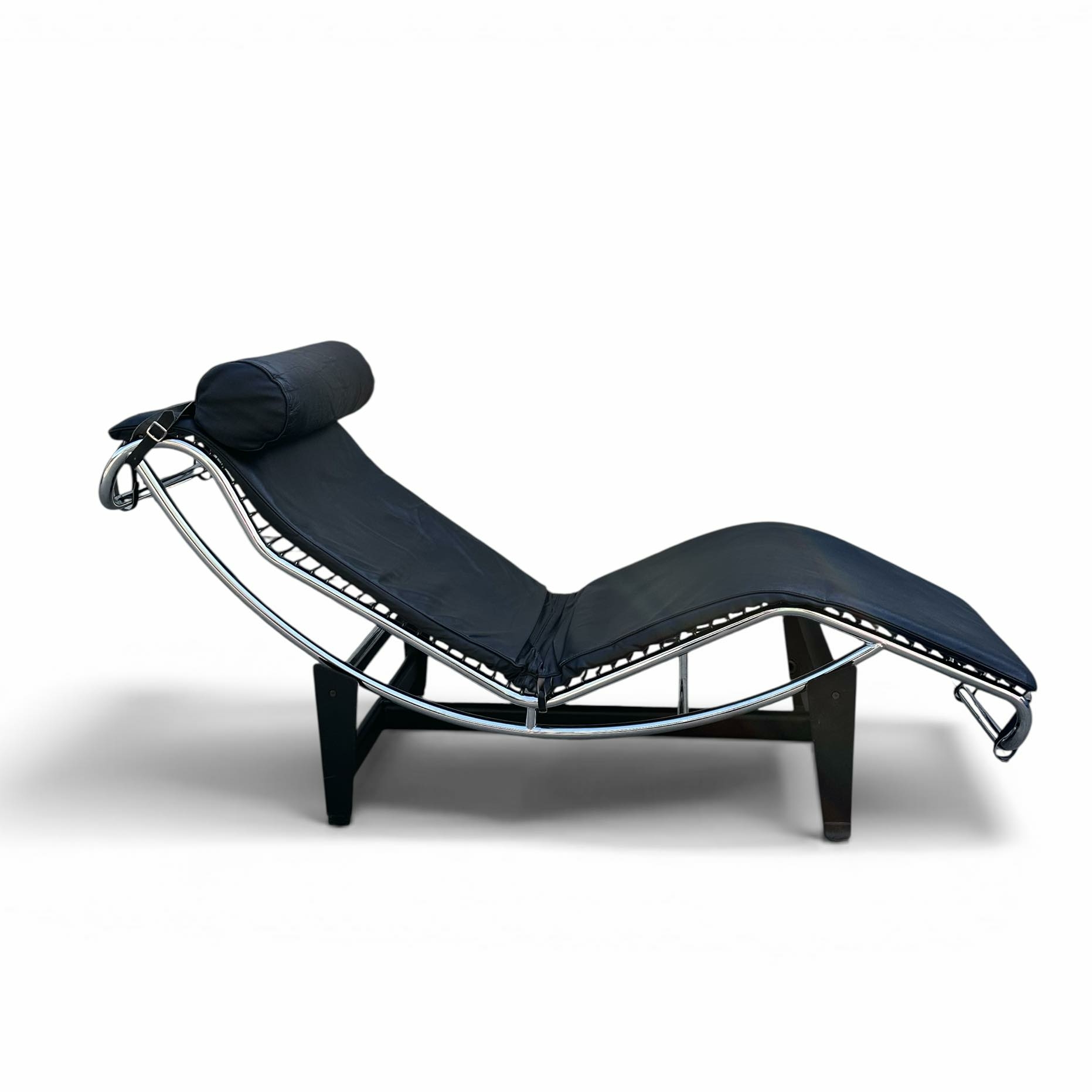 Шезлонг Chaise Longue LC4 Ле Корбюзьє чорний BH-026