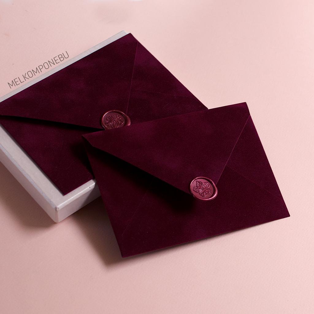 Конверт бархатний з сургучем. Бордо