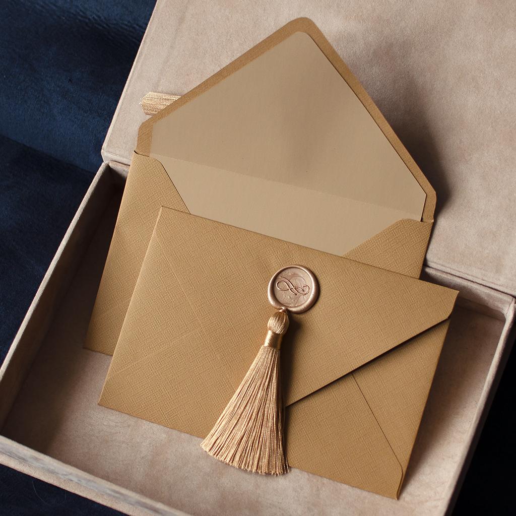 Конверт паперовий з китицею. Крафт INSTOCK