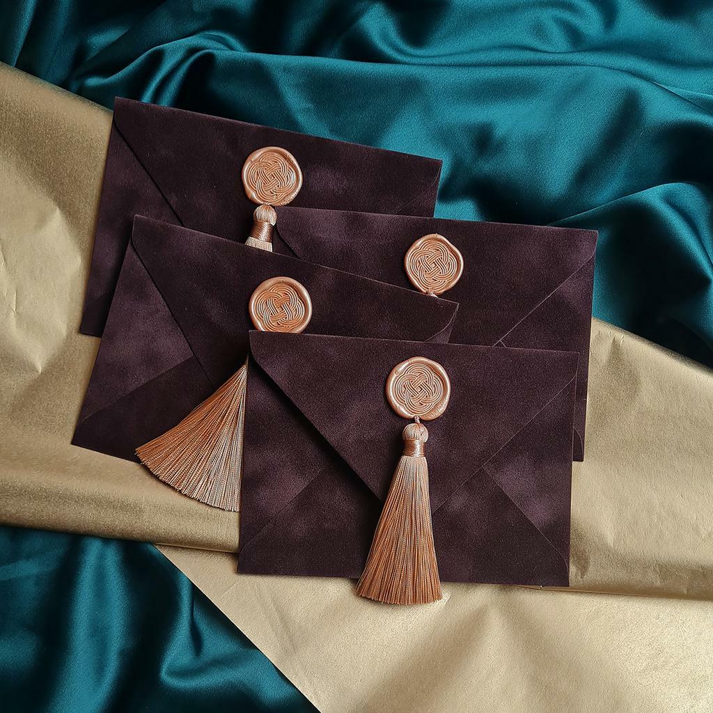 Конверт бархатний з китицею і сургучем Вузлик. Шоколад