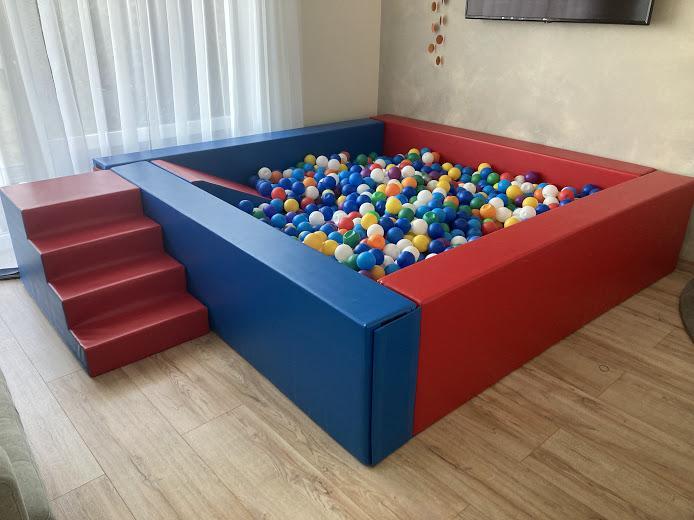 "CLASIC" IGLU baseins ar 3000 bumbām