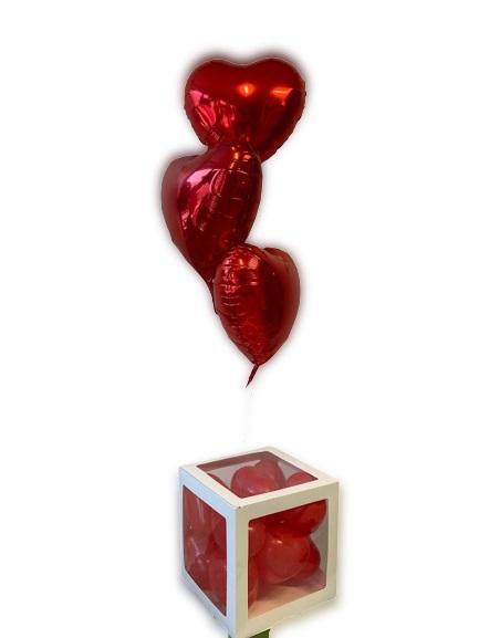 Dekoratīva kastīte ar baloniem LOVE, 1 gab