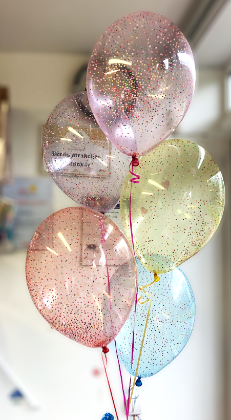 Lateksa balons ar putuplasta bumbiņām, pildīts ar hēliju, 1 gab
