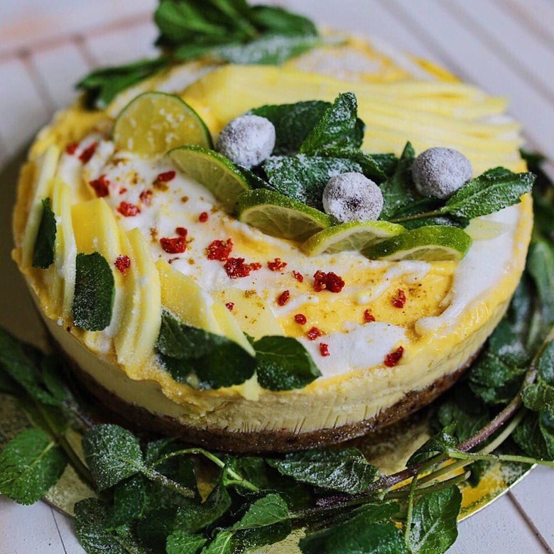 Манго raw-кейк