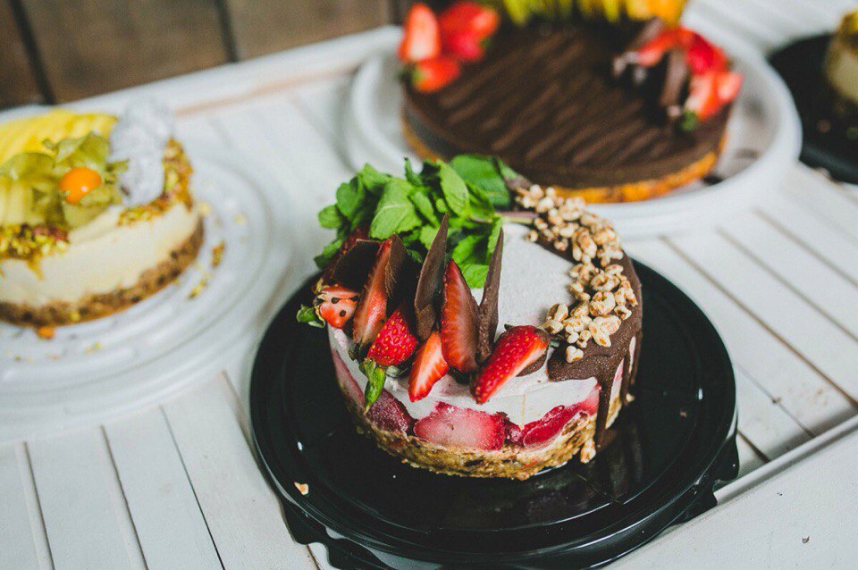 Rawcake полуниця з вершками